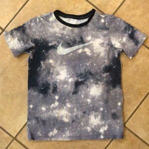 Boys L Nike Shirt